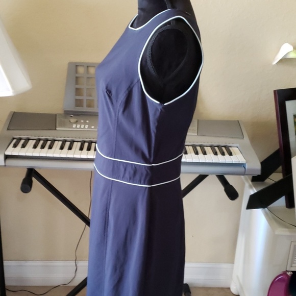 Express dress - Picture 3 of 5